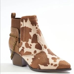Tan and White Cow Boot with Chain